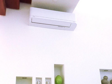 elegant eingepasstes Klimagerät in Wohnraum